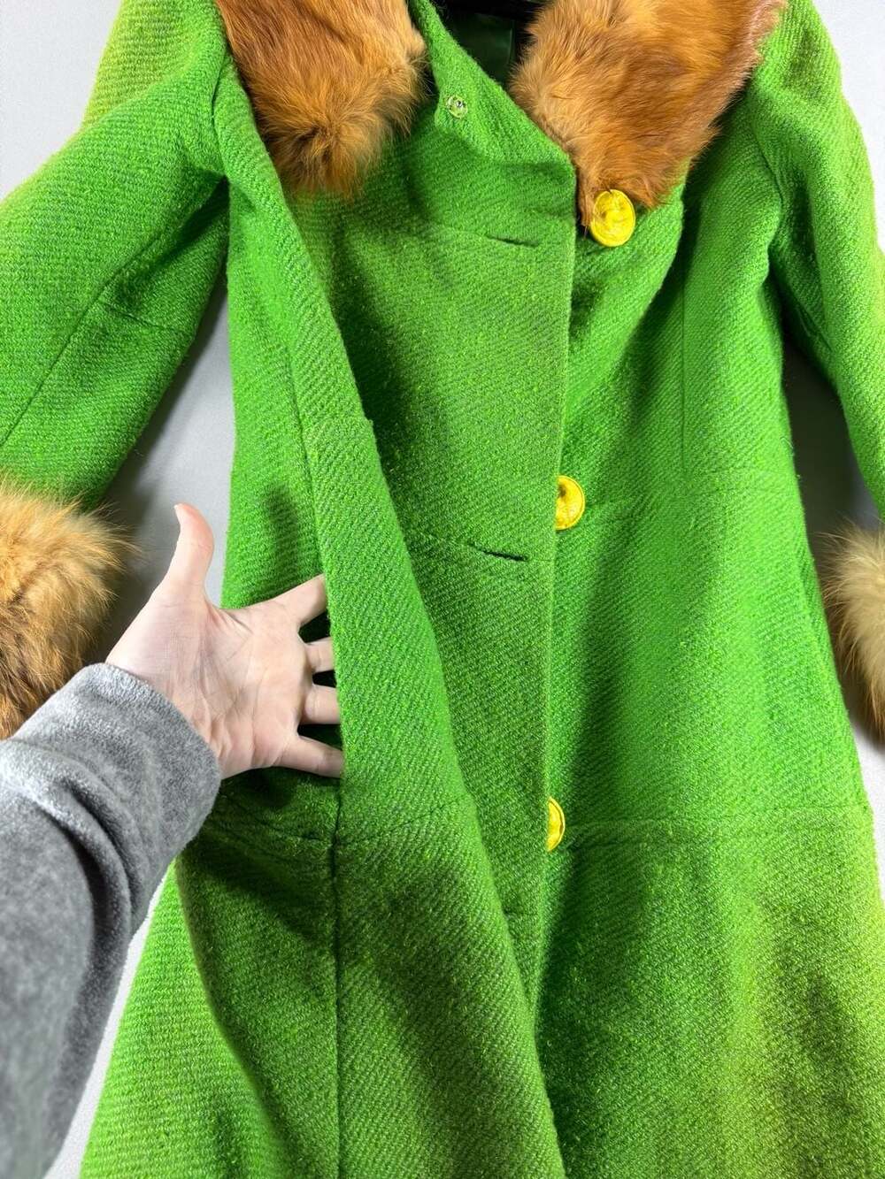 Vintage Green Wool Fur Collar Coat With Yellow Buttons - Picture 9 of 16